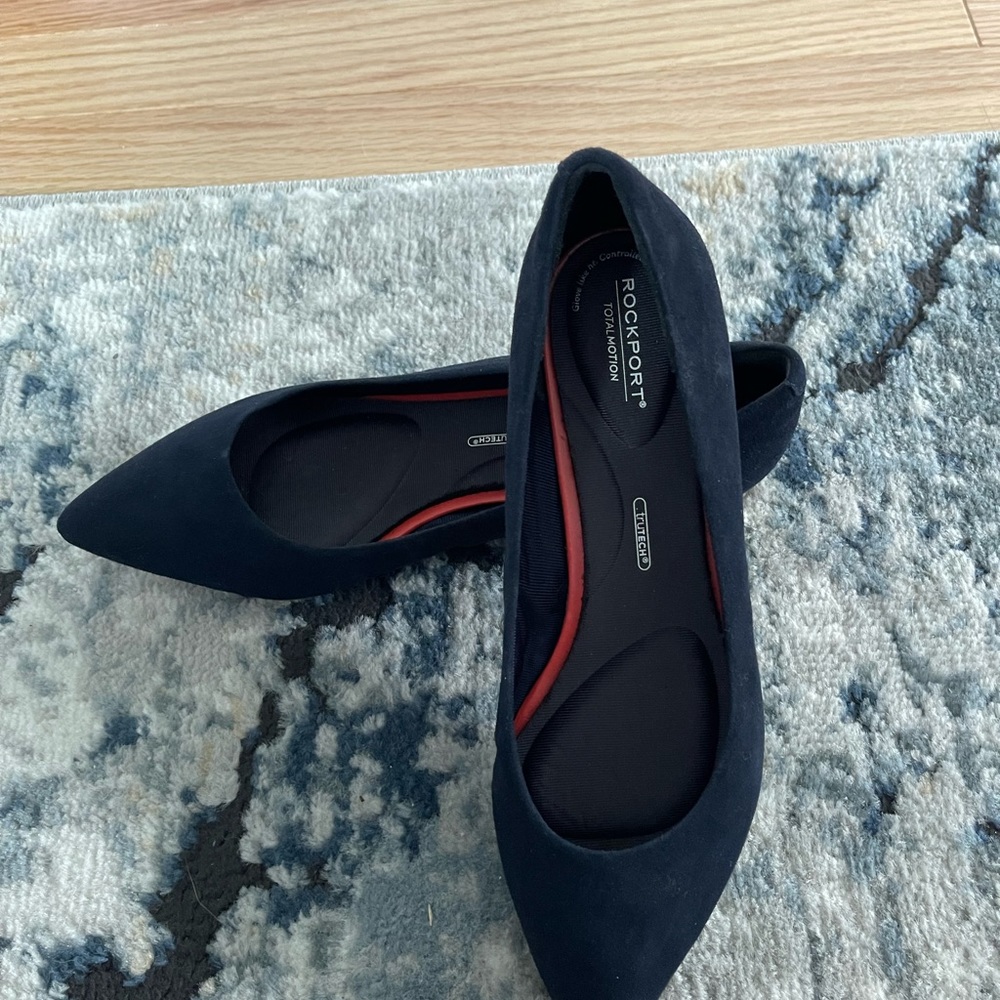 Brand new Rockport suede flats sz 8